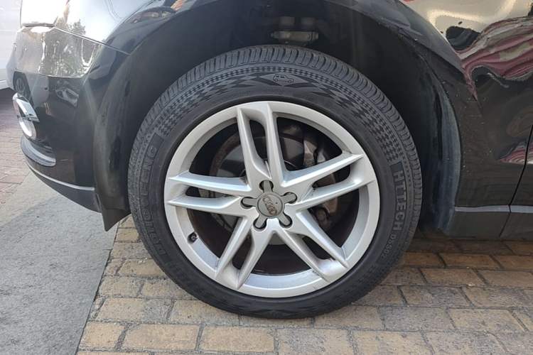 Used Audi Q5 2017 40 TFSI Technology Edition Exterior 4