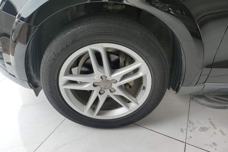 Used Audi Q5 2017 Plus 40 TFSI Technology Model Exterior 4
