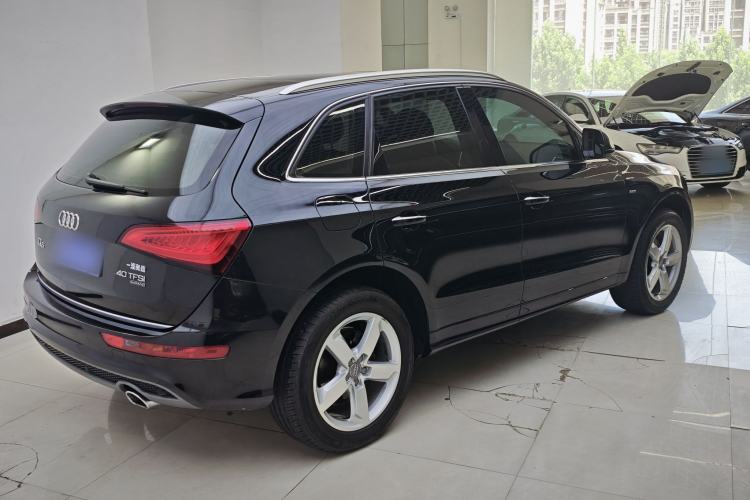 Used Audi Q5 2017 Plus 40 TFSI Ambition Model Exterior 4