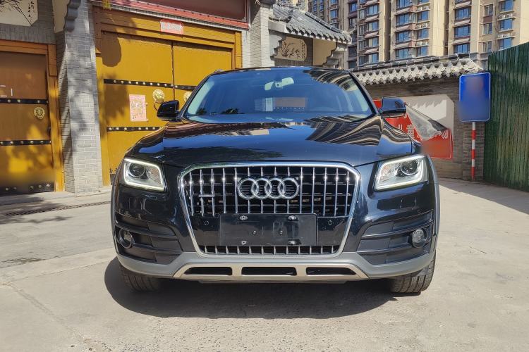 Used Audi Q5 2017 Plus 40 TFSI Technology Model Exterior 4