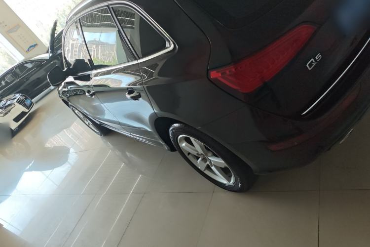 Used Audi Q5 2017 Plus 40 TFSI Ambition Model Exterior 5