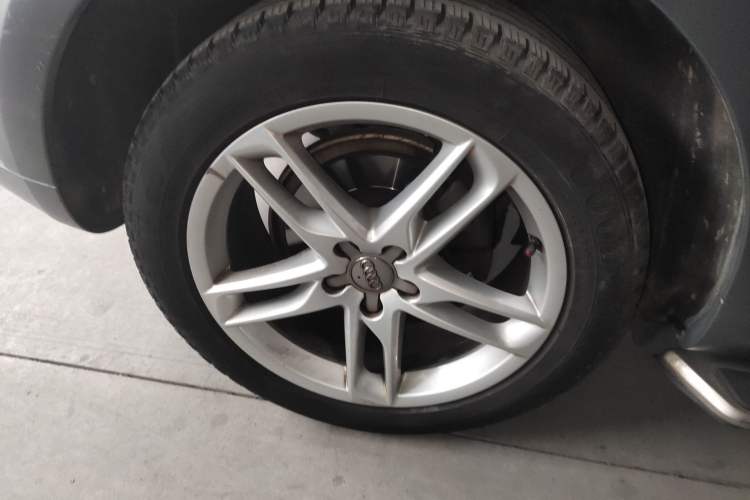 Used Audi Q5 2017 Plus 40 TFSI Technology Model Exterior 5