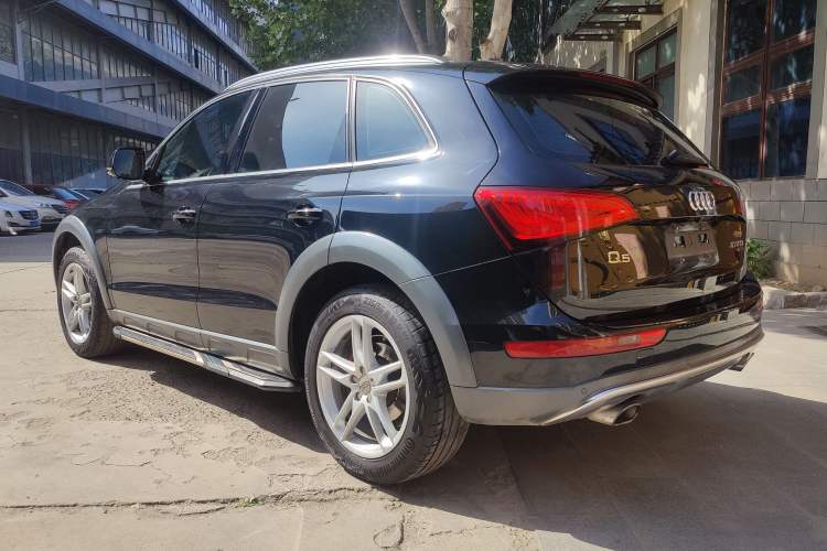 Used Audi Q5 2017 Plus 40 TFSI Technology Model Exterior 6
