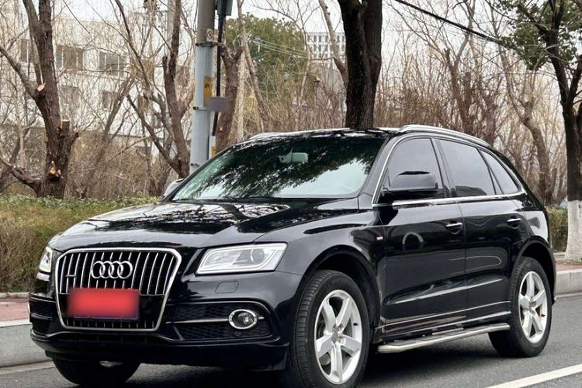 Used Audi Q5 2017 Plus 40 TFSI Ambition Model Front Left 45 Deg