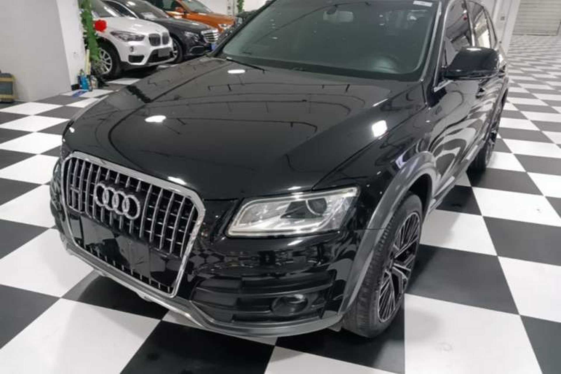 Used Audi Q5 2017 Plus 40 TFSI Technology Model Front Left 45 Deg