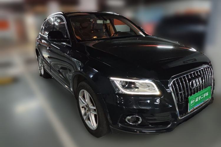 Used Audi Q5 2017 Plus 40 TFSI Comfort Model Front Right 45 Deg