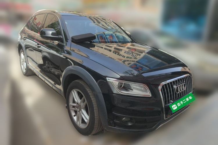 Used Audi Q5 2017 Plus 40 TFSI Technology Model Front Right 45 Deg