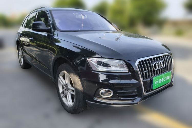 Used Audi Q5 2017 40 TFSI Technology Edition Front Right 45 Deg