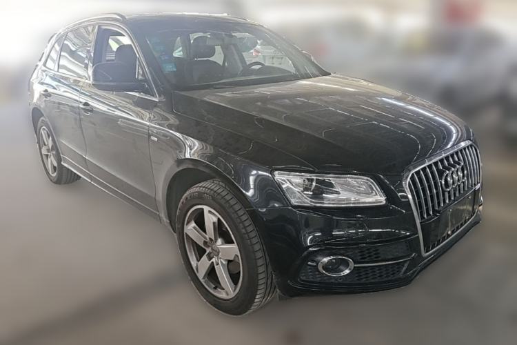 Used Audi Q5 2017 Plus 40 TFSI Ambition Model Front Right 45 Deg
