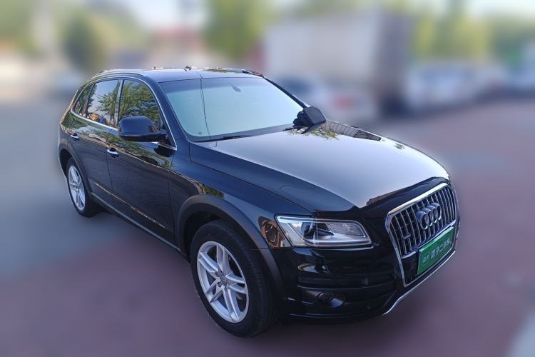 Used Audi Q5 2017 Plus 40 TFSI Technology Model Front Right 45 Deg