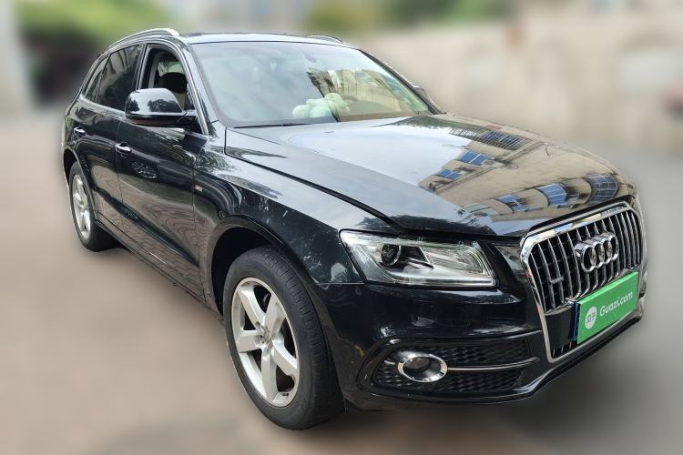 Used Audi Q5 2017 Plus 40 TFSI Ambition Model Front Right 45 Deg