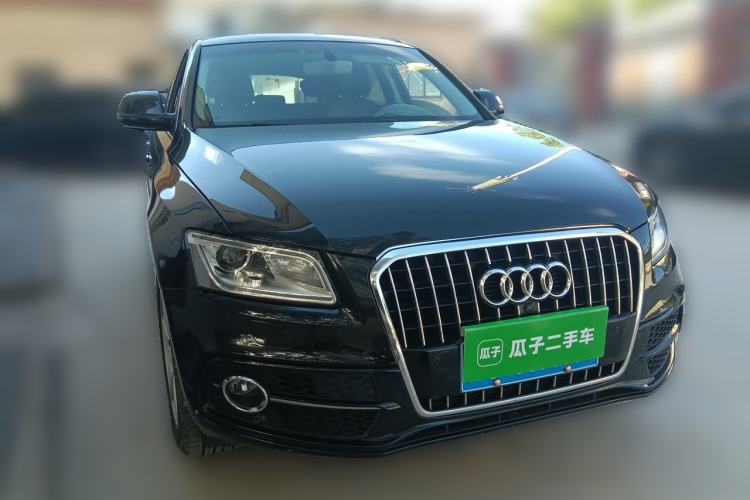 Used Audi Q5 2017 Plus 40 TFSI Ambition Model Front Right 45 Deg