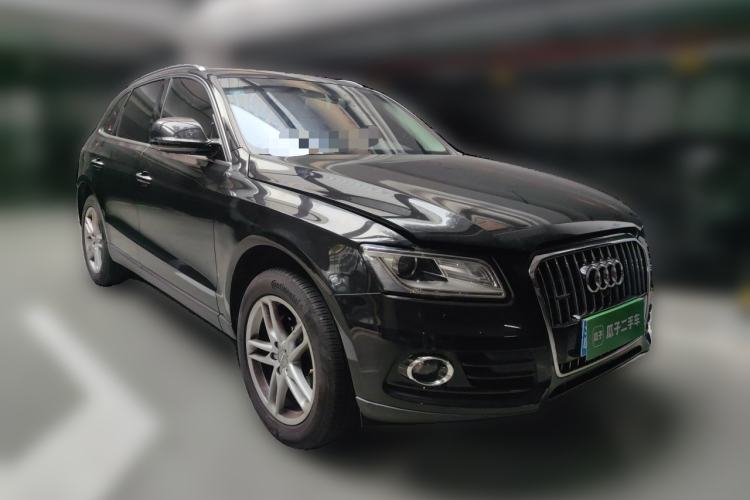 Used Audi Q5 2017 40 TFSI Comfort Model Front Right 45 Deg