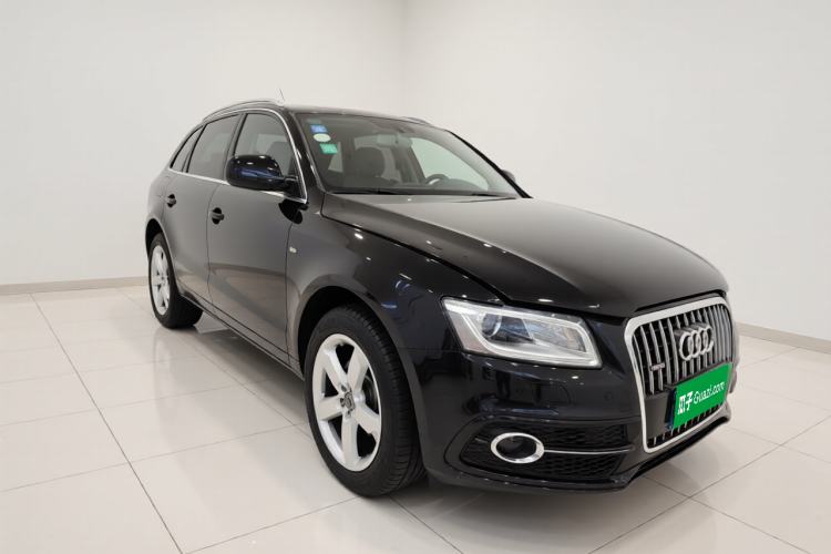 Used Audi Q5 2017 40 TFSI Ambition Edition Front Right 45 Deg