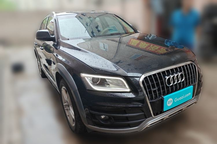 Used Audi Q5 2017 Plus 40 TFSI Technology Model Front Right 45 Deg