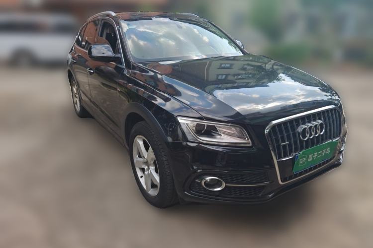 Used Audi Q5 2017 Plus 40 TFSI Ambition Model Front Right 45 Deg