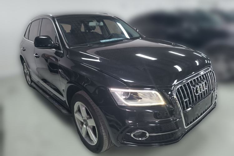 Used Audi Q5 2017 Plus 40 TFSI Ambition Model Front Right 45 Deg
