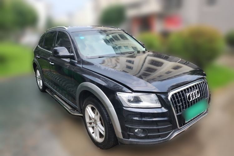 Used Audi Q5 2017 Plus 40 TFSI Comfort Model Front Right 45 Deg
