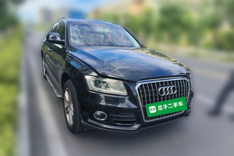 Used Audi Q5 2017 Plus 40 TFSI Technology Model Front Right 45 Deg