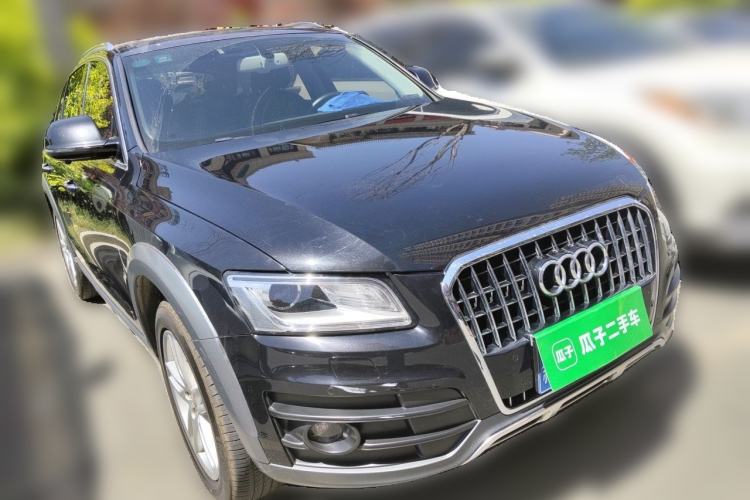 Used Audi Q5 2017 Plus 40 TFSI Technology Model Front Right 45 Deg
