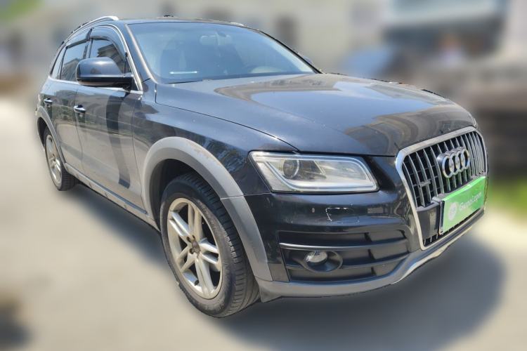 Used Audi Q5 2017 Plus 40 TFSI Technology Model Front Right 45 Deg