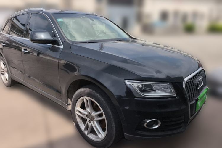 Used Audi Q5 2017 40 TFSI Comfort Model Front Right 45 Deg