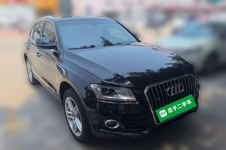 Used Audi Q5 2017 40 TFSI Comfort Model Front Right 45 Deg