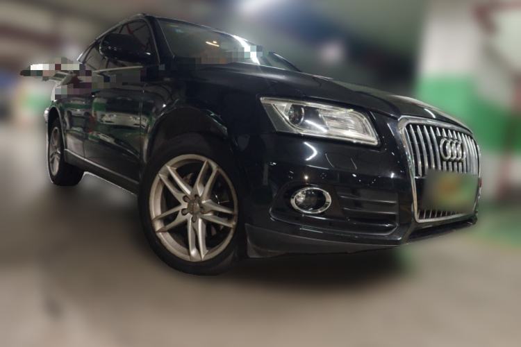 Used Audi Q5 2017 40 TFSI Comfort Model Front Right 45 Deg
