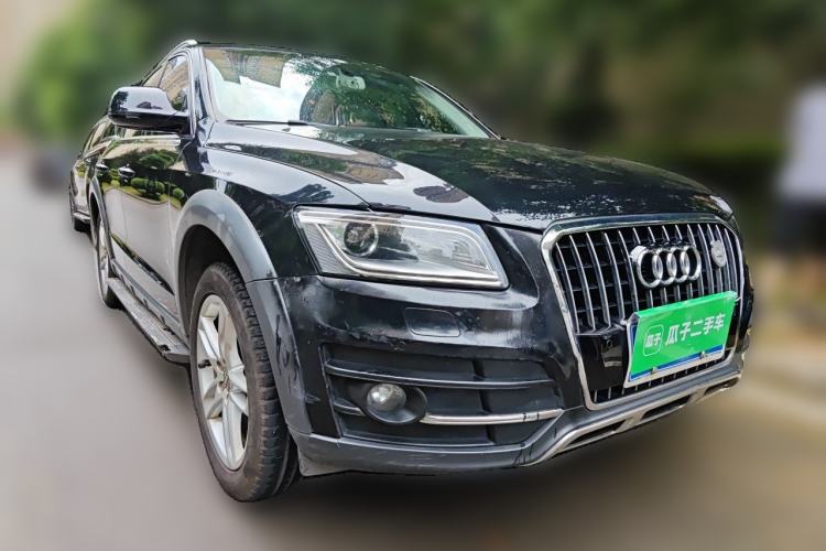 Used Audi Q5 2017 Plus 40 TFSI Technology Model Front Right 45 Deg