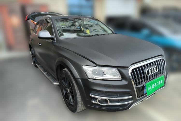 Used Audi Q5 2017 Plus 40 TFSI Technology Model Front Right 45 Deg