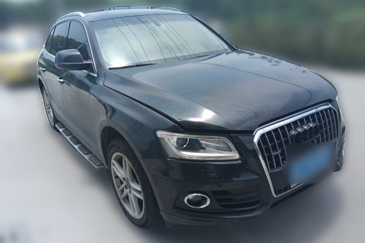 Used Audi Q5 2017 40 TFSI Comfort Model Front Right 45 Deg