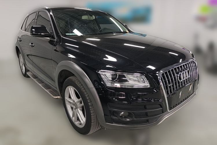 Used Audi Q5 2017 40 TFSI Technology Edition Front Right 45 Deg