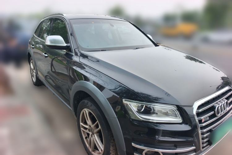 Used Audi Q5 2017 Plus 40 TFSI Technology Model Front Right 45 Deg