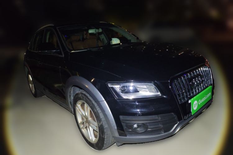 Used Audi Q5 2017 Plus 40 TFSI Technology Model Front Right 45 Deg