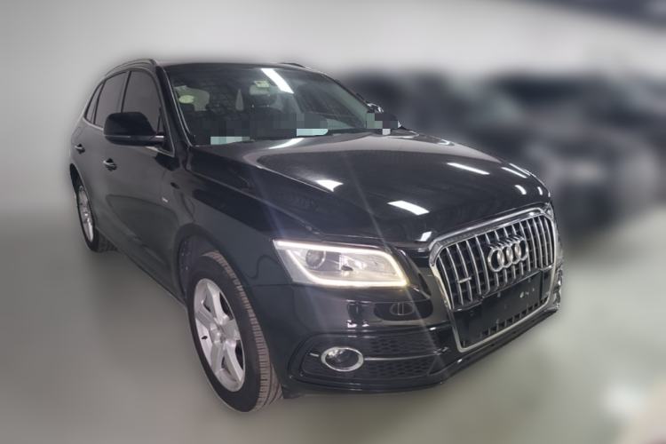Used Audi Q5 2017 Plus 40 TFSI Ambition Model Front Right 45 Deg