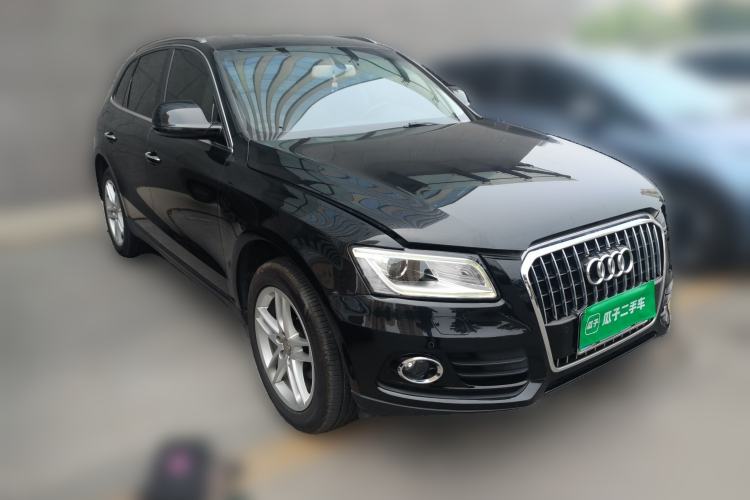 Used Audi Q5 2017 40 TFSI Technology Edition Front Right 45 Deg