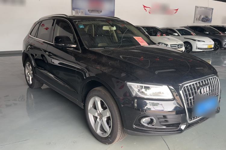 Used Audi Q5 2017 40 TFSI Ambition Edition Front Right 45 Deg