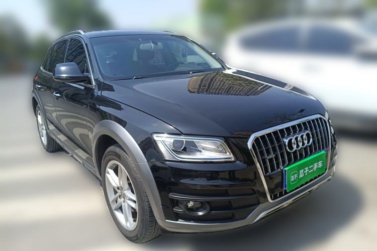 Used Audi Q5 2017 Plus 40 TFSI Technology Model Front Right 45 Deg