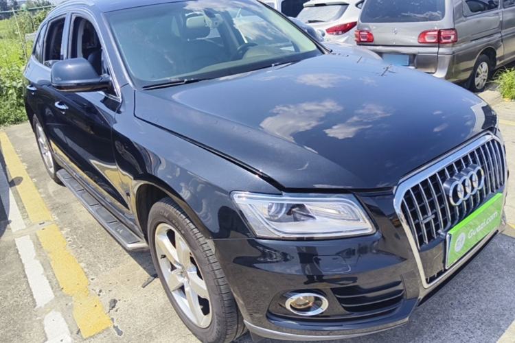Used Audi Q5 2017 40 TFSI Ambition Edition Front Right 45 Deg