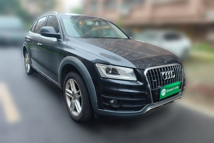 Used Audi Q5 2017 Plus 40 TFSI Technology Model Front Right 45 Deg