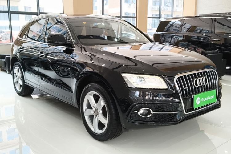 Used Audi Q5 2017 Plus 40 TFSI Ambition Model Front Right 45 Deg
