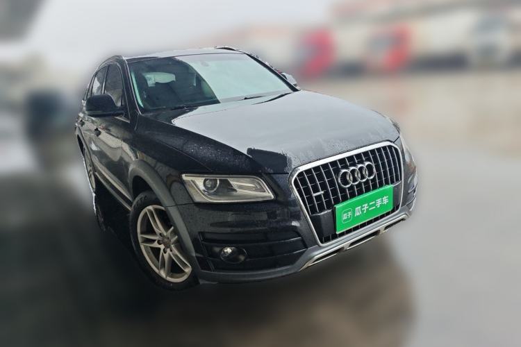 Used Audi Q5 2017 Plus 40 TFSI Technology Model Front Right 45 Deg