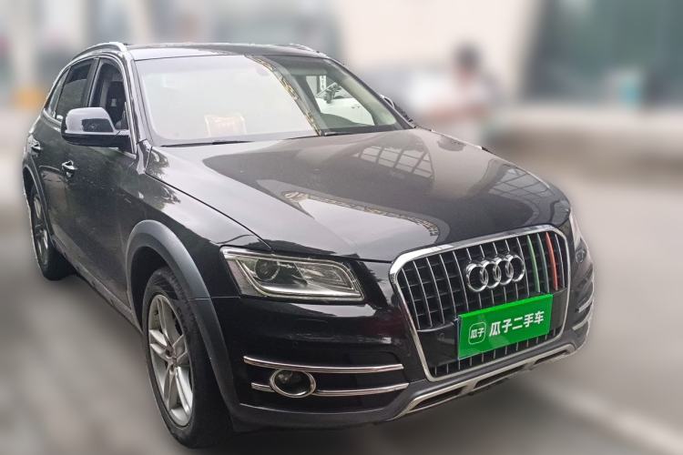 Used Audi Q5 2017 Plus 40 TFSI Technology Model Front Right 45 Deg