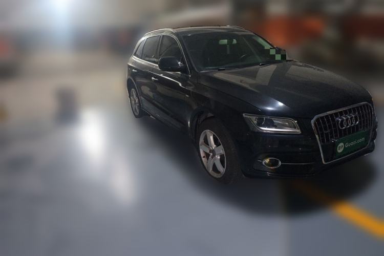Used Audi Q5 2017 Plus 40 TFSI Ambition Model Front Right 45 Deg