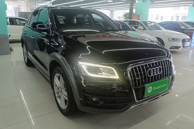 Used Audi Q5 2017 Plus 40 TFSI Technology Model Front Right 45 Deg