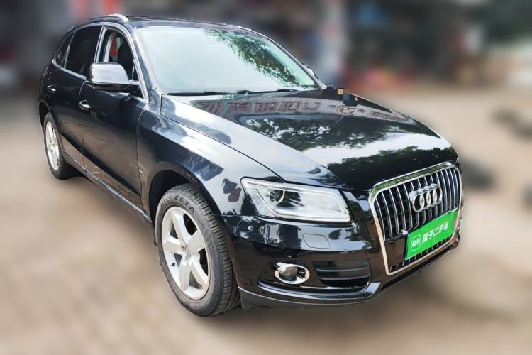 Used Audi Q5 2017 40 TFSI Ambition Edition Front Right 45 Deg
