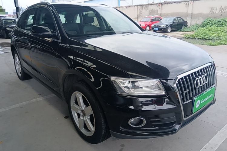 Used Audi Q5 2017 40 TFSI Ambition Edition Front Right 45 Deg