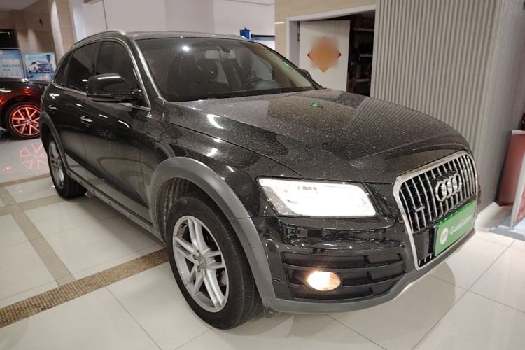 Used Audi Q5 2017 Plus 40 TFSI Technology Model Front Right 45 Deg