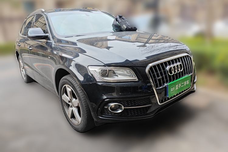 Used Audi Q5 2017 Plus 40 TFSI Ambition Model Front Right 45 Deg