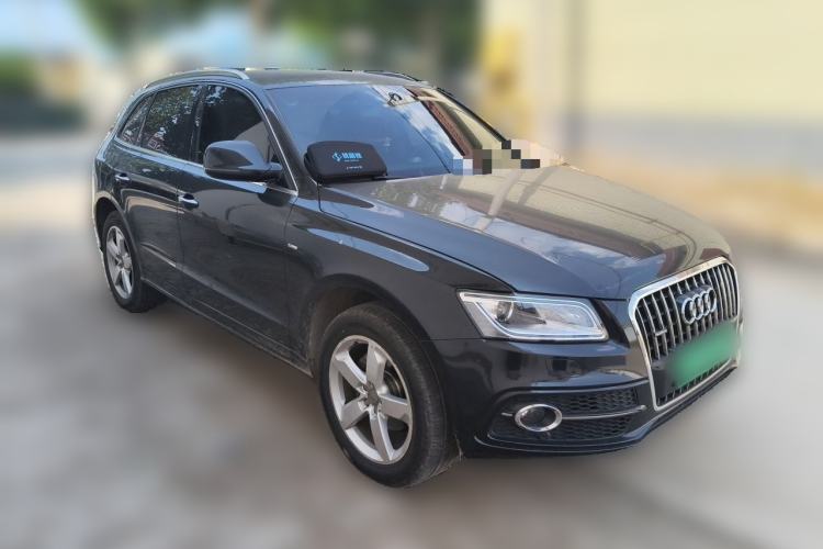 Used Audi Q5 2017 Plus 40 TFSI Ambition Model Front Right 45 Deg
